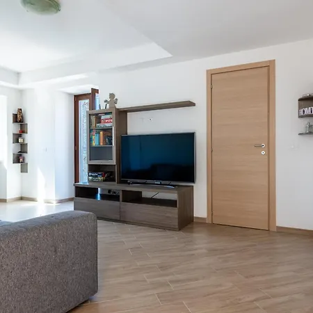 Casa Belvedere Holiday home Poggio Picenze