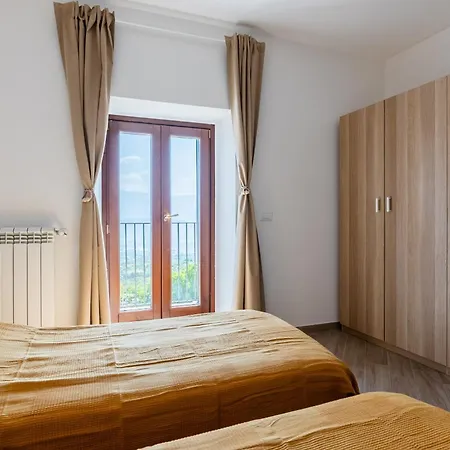Casa Belvedere Holiday home Poggio Picenze